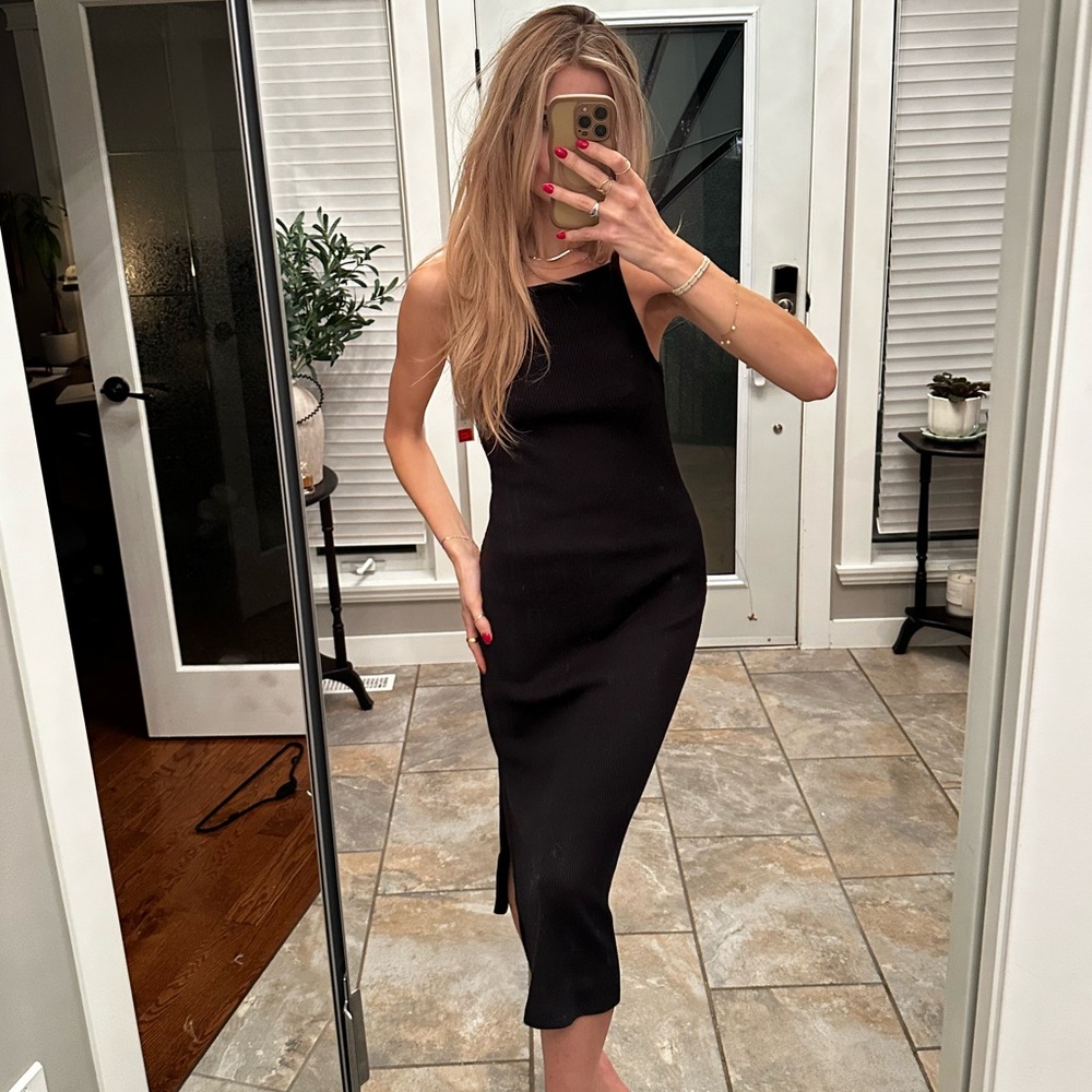 Elegant Black Sleeveless Dress